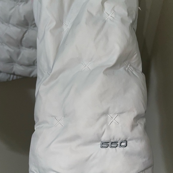 The North Face White Puffer Jacket 550 series - Picture 9 of 15